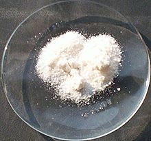 220px-Caesium_chloride-2